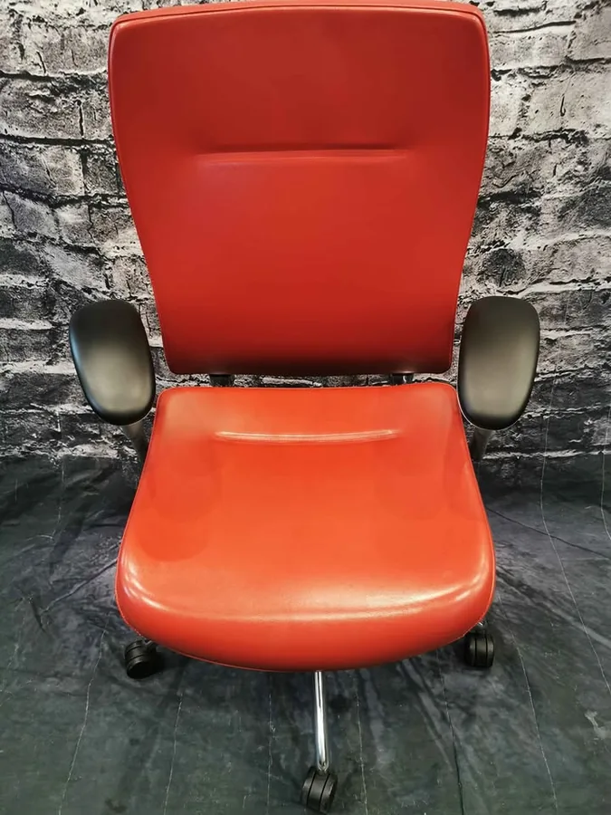 Vue 4 de Fauteuil ergonomique spécialisé de luxe Teknion en cuir
