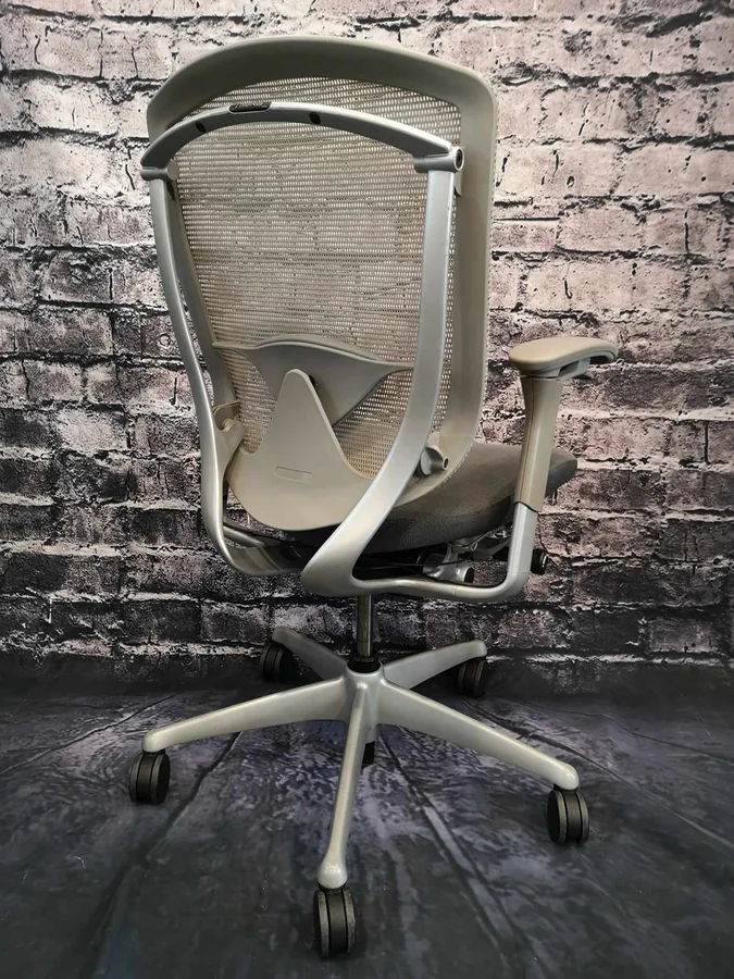 Vue 4 de Fauteuil ergonomique Teknion Contessa