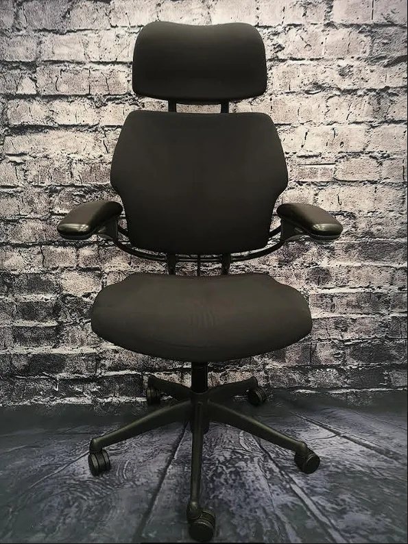 Vue 3 de Fauteuil HumanScale Freedom Headrest