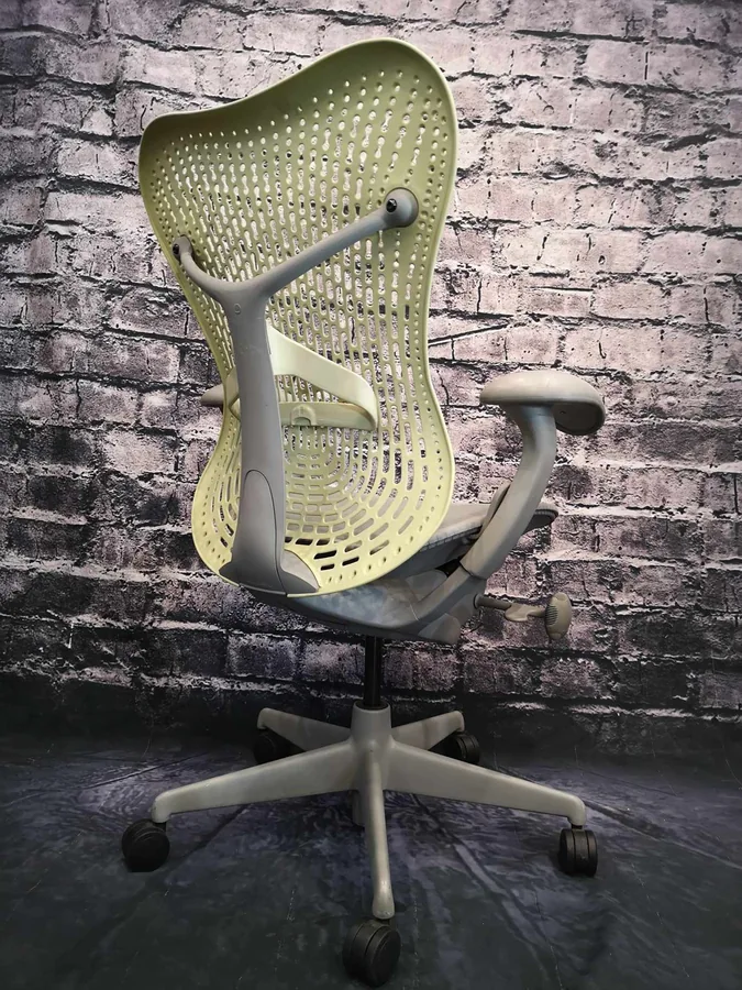Vue 4 de Fauteuil ergonomique haut de gamme Herman Miller Mirra