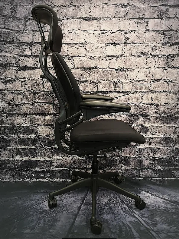 Vue 2 de Fauteuil HumanScale Freedom Headrest