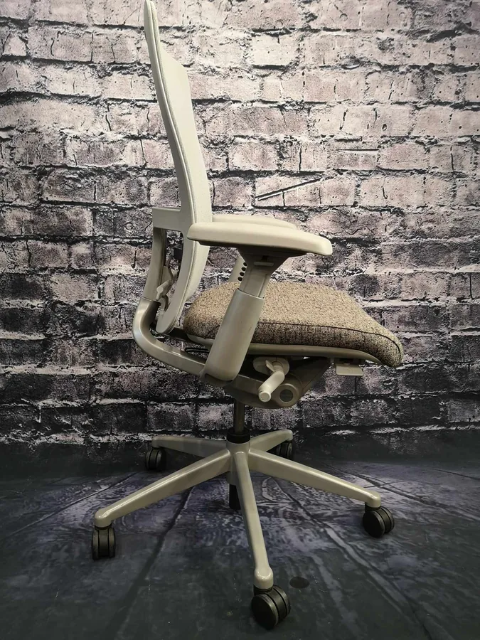Vue 3 de Fauteuil Ergonomique Haworth  Zody