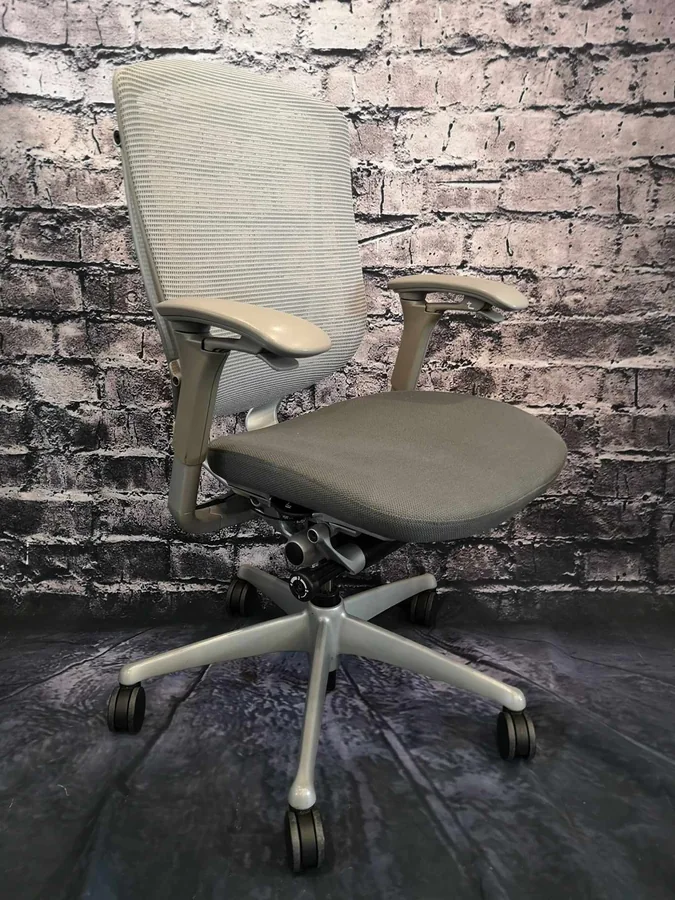 Vue 3 de Fauteuil ergonomique Teknion Contessa