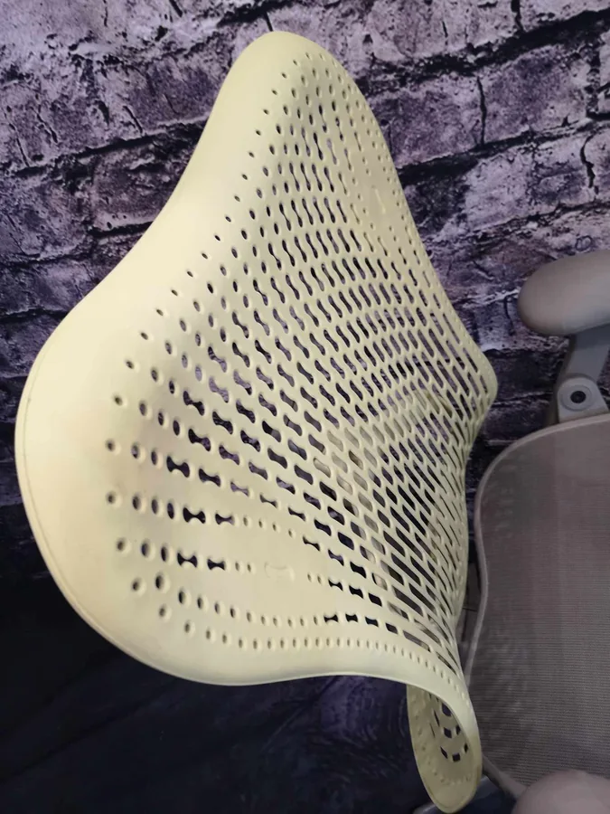 Vue 3 de Fauteuil ergonomique haut de gamme Herman Miller Mirra