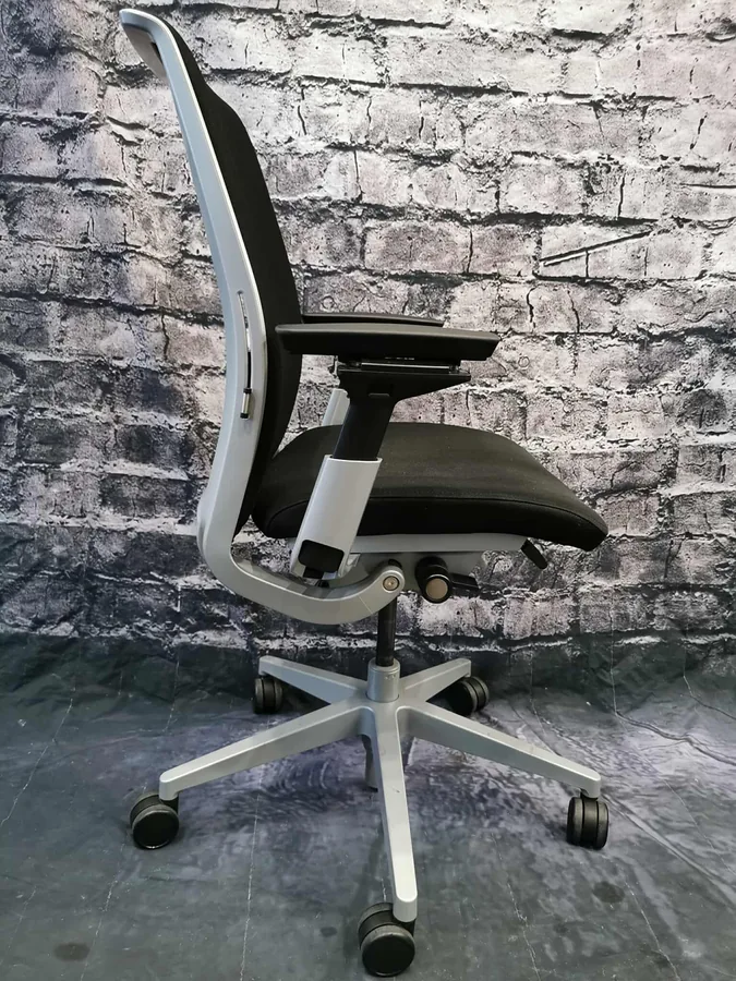 Vue 3 de Fauteuil ergonomique Steelcase Think V.2